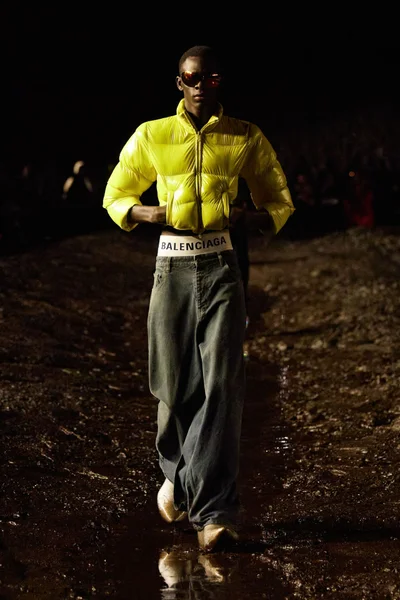 Look 63